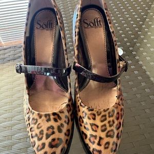 Women Leopard print shoes